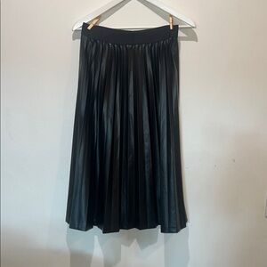 NWT Laundry by Shelli Segal Elegant Black Pleated Vegan Pleather Skirt Size XS